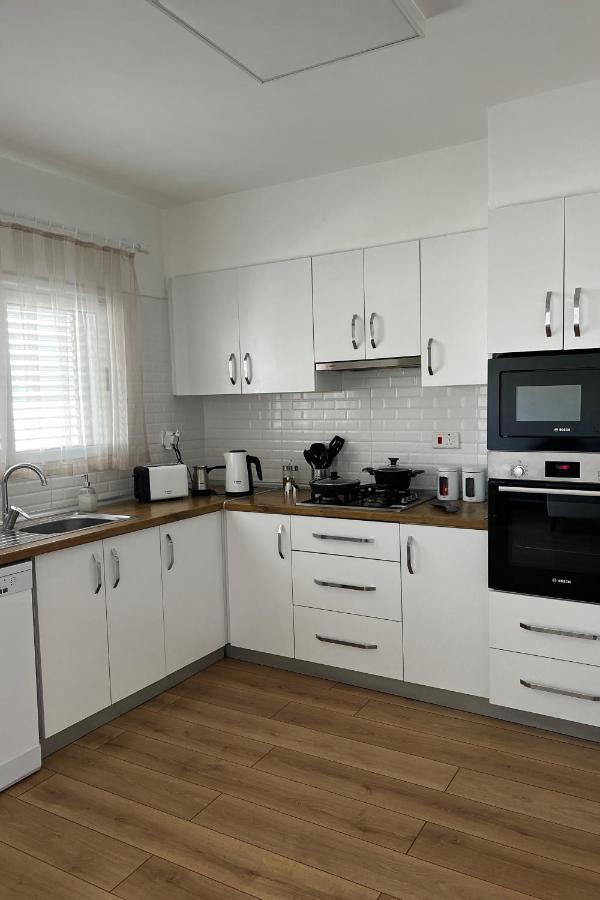 Stylish 3 Bedroom Apartment In Kyrenia  Exterior photo